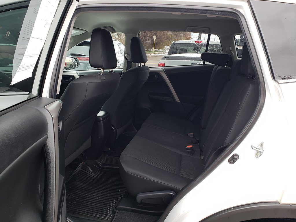 Used 2018 Toyota RAV4 LE image 11