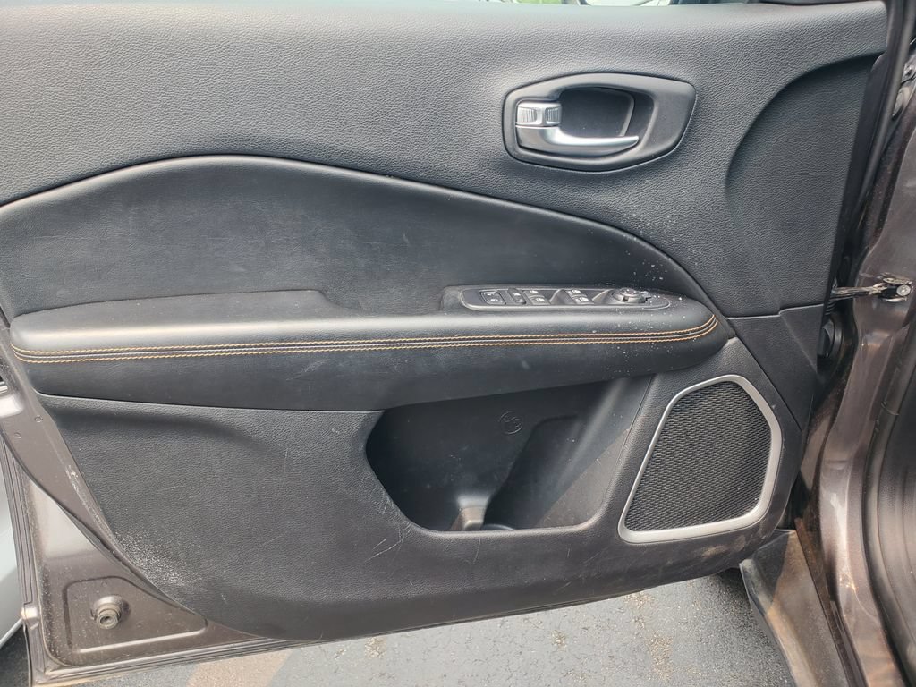 Used 2019 Jeep Compass Limited AWD/4WD image 8
