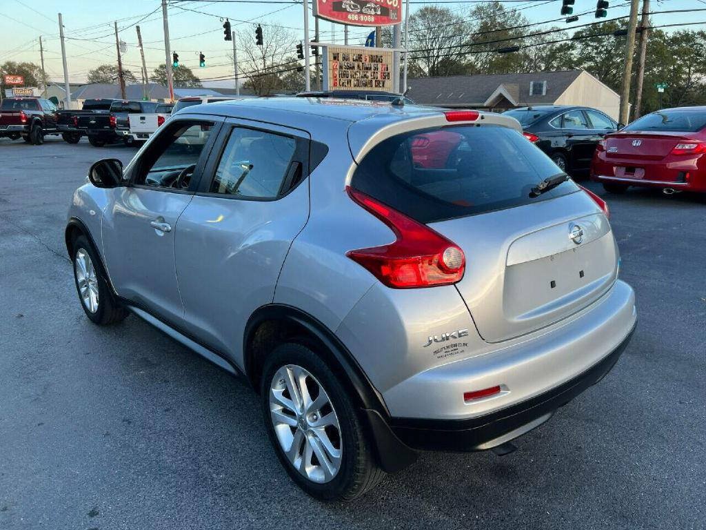 Used 2014 Nissan Juke S FWD image 16