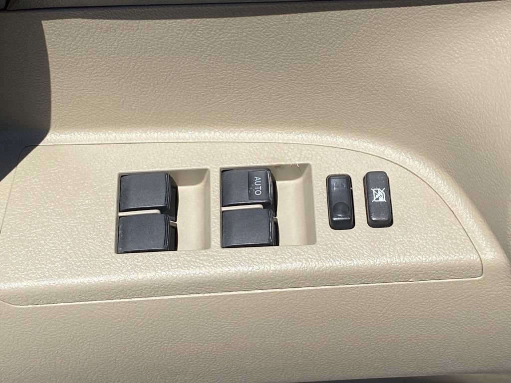 Used 2010 Toyota Highlander Limited FWD image 20