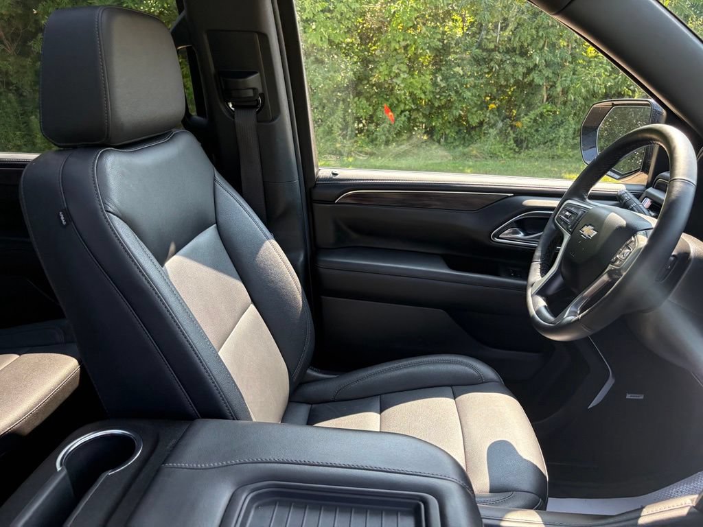 Used 2023 Chevrolet Tahoe LT w/ Luxury Package AWD/4WD image 43