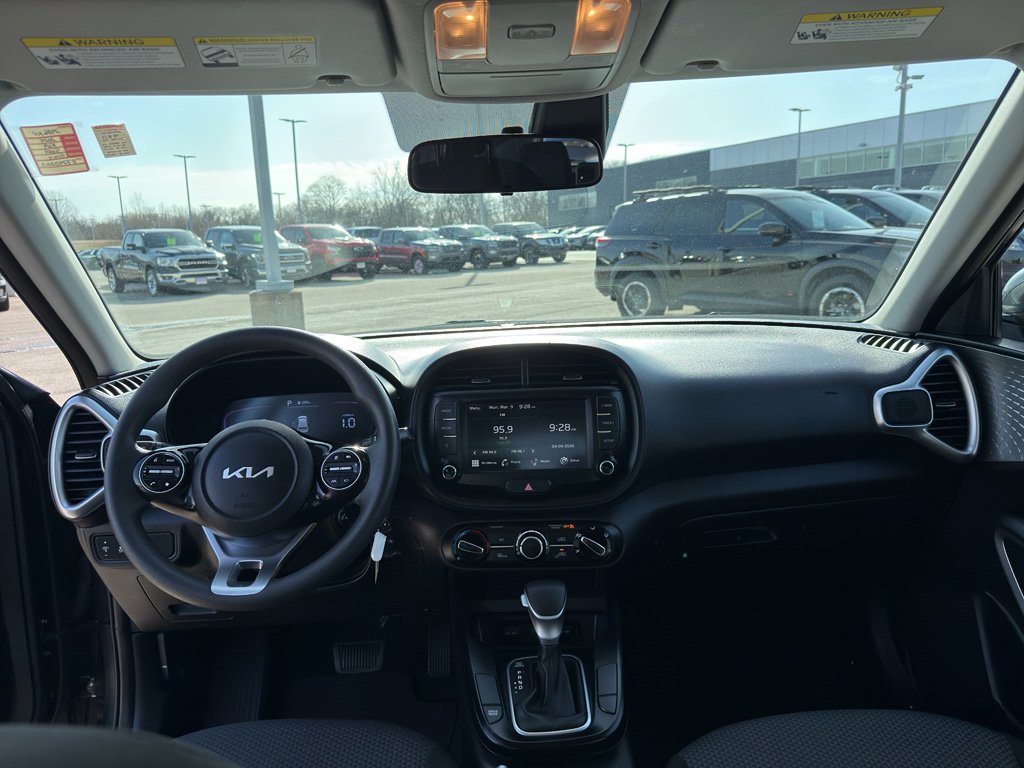 Used 2024 Kia Soul LX w/ LX Technology Package image 27