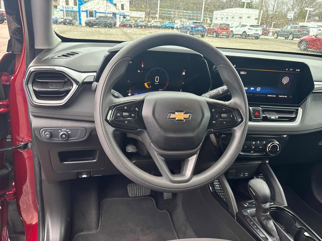 Used 2024 Chevrolet TrailBlazer LT FWD image 11