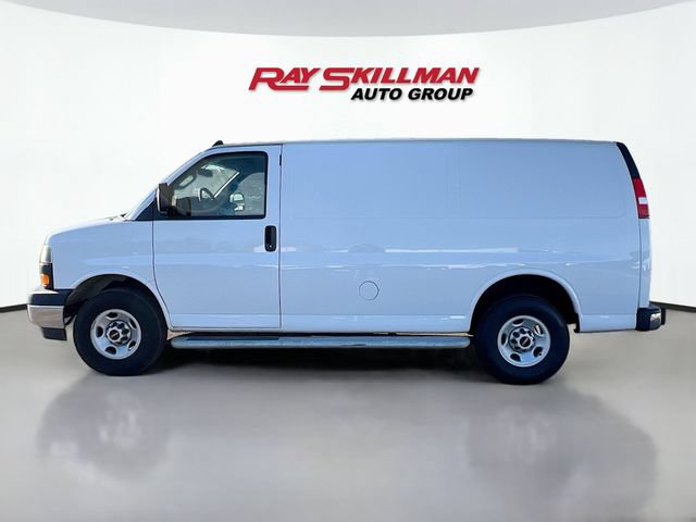 Used 2024 GMC Savana 2500 w/ Driver Convenience Package RWD image 4