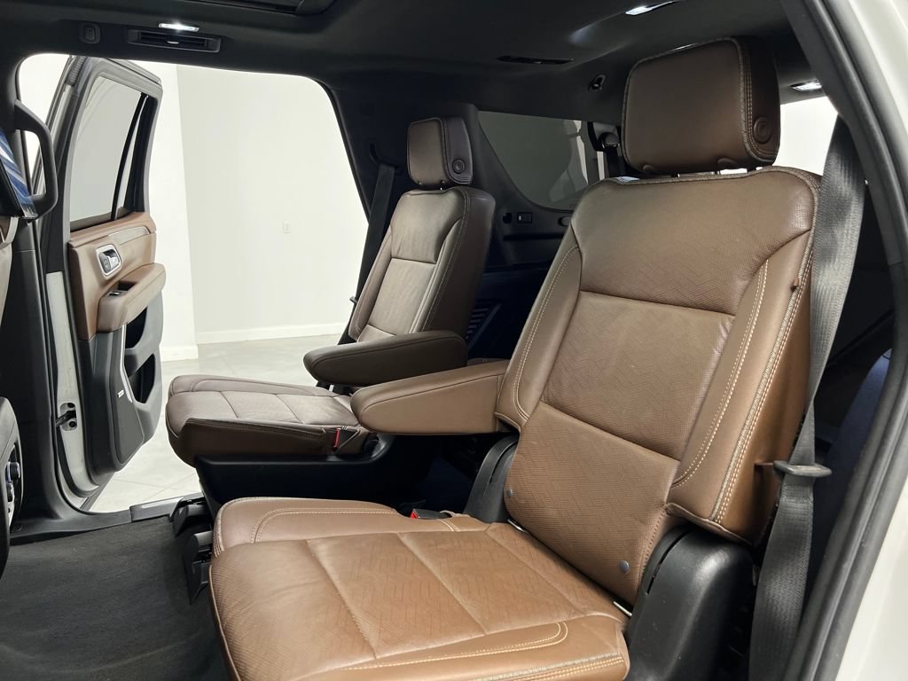 Used 2022 Chevrolet Tahoe High Country AWD/4WD image 18