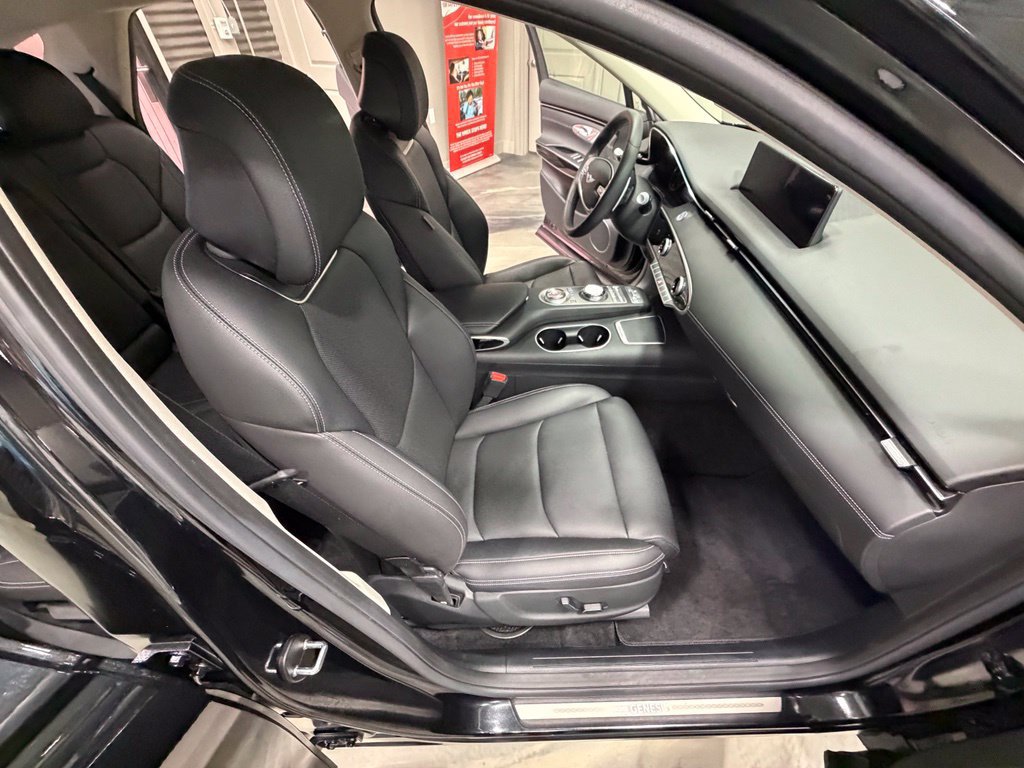 Used 2025 Genesis GV70 2.5T AWD/4WD image 44