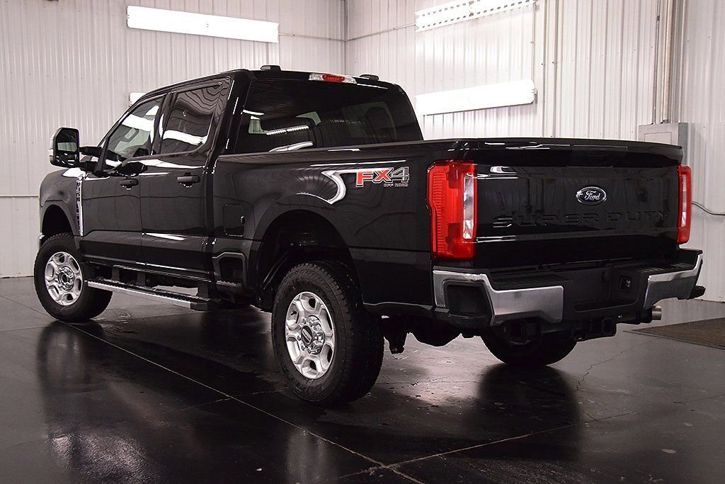 New 2026 Ford F350 XLT w/ FX4 Off-Road Package AWD/4WD image 5
