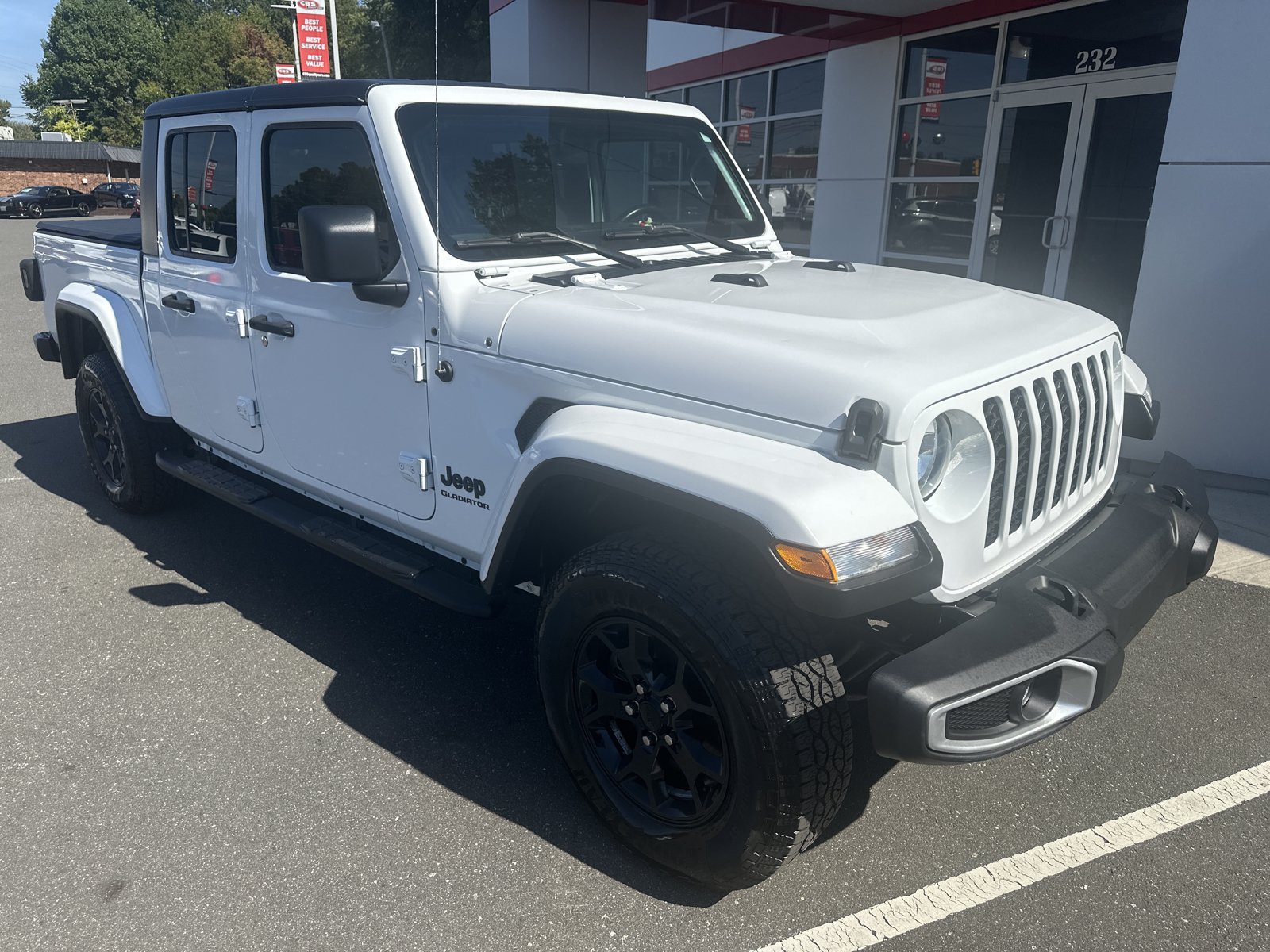 Used 2021 Jeep Gladiator Sport AWD/4WD image 2
