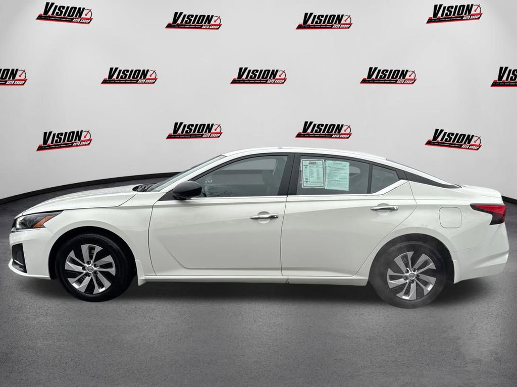 Used 2025 Nissan Altima 2.5 S image 8
