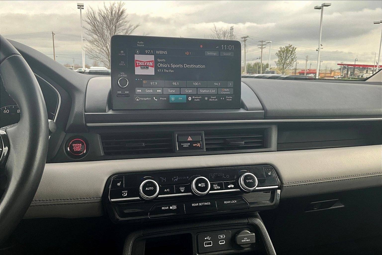 Used 2023 Honda Pilot Touring image 15