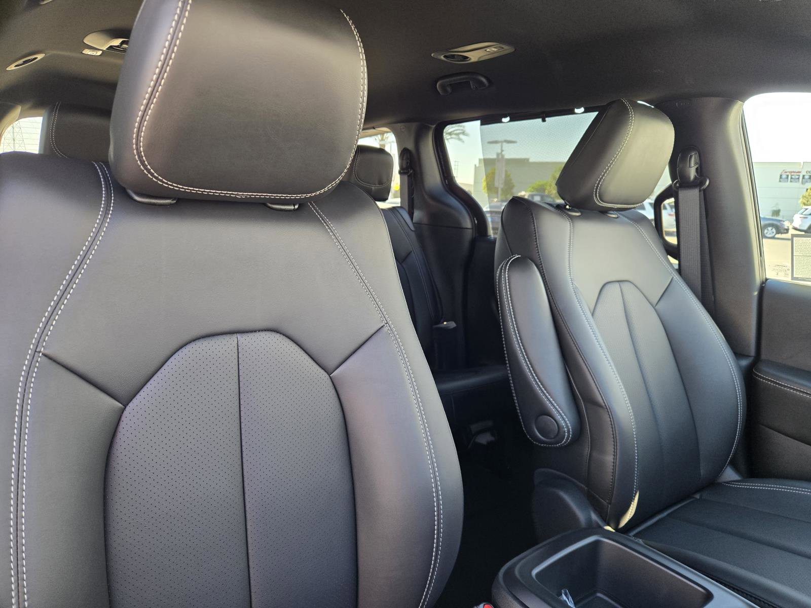 New 2026 Chrysler Pacifica Select image 32