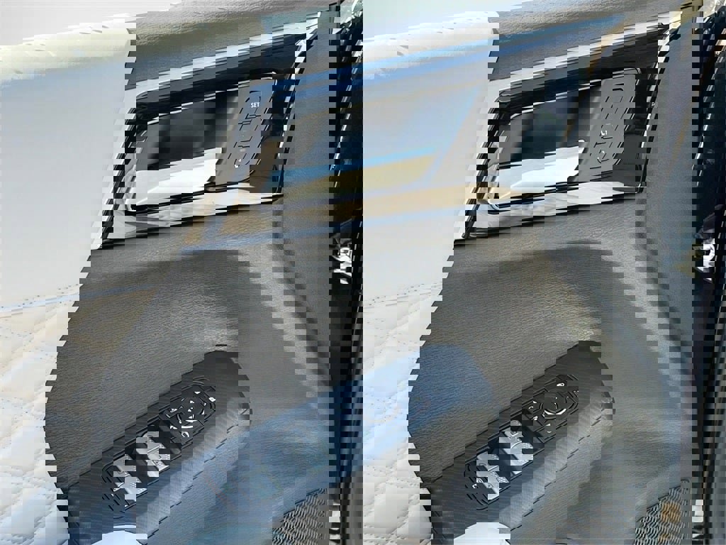 New 2025 Mitsubishi Outlander 4WD Plug-In Hybrid image 20