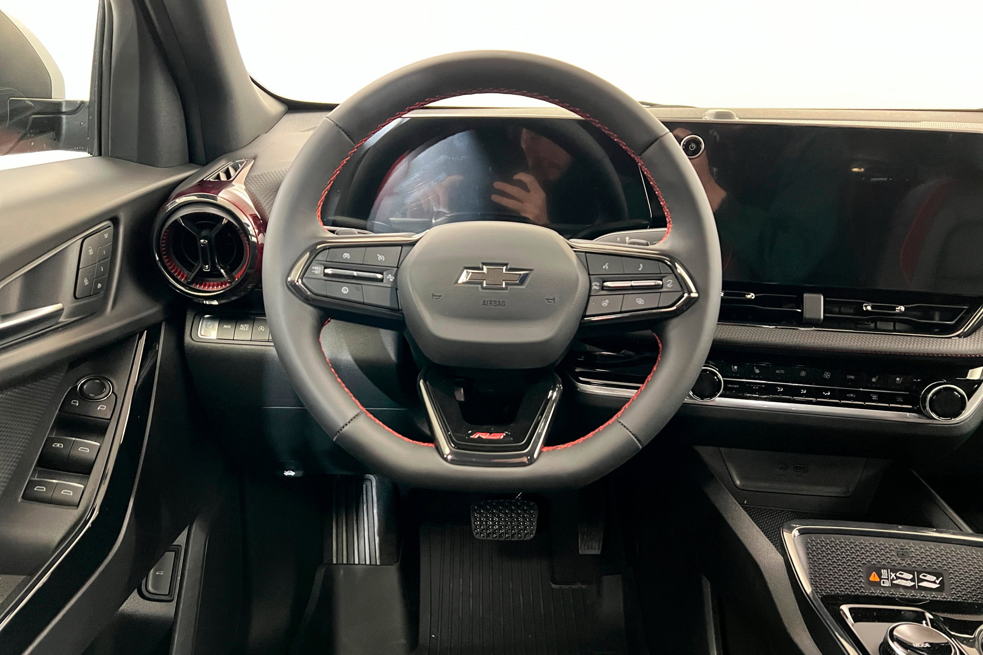 New 2026 Chevrolet Equinox RS w/ Convenience Package III image 13