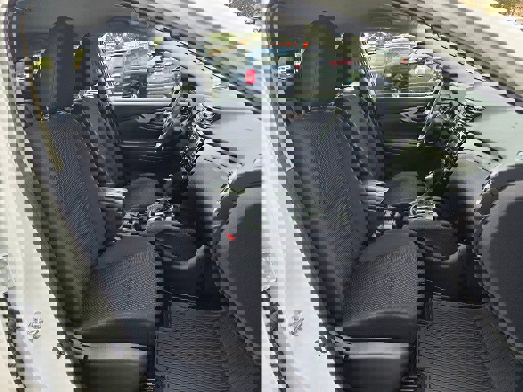 Used 2022 Nissan Rogue Sport S image 22