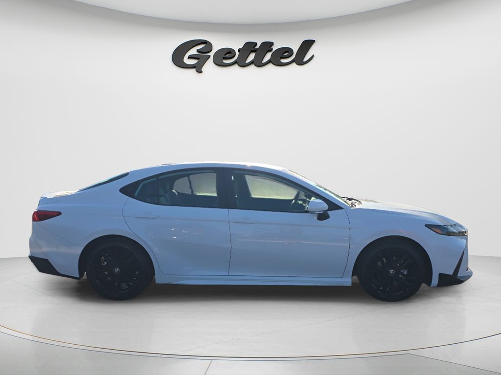 Used 2026 Toyota Camry SE FWD image 4