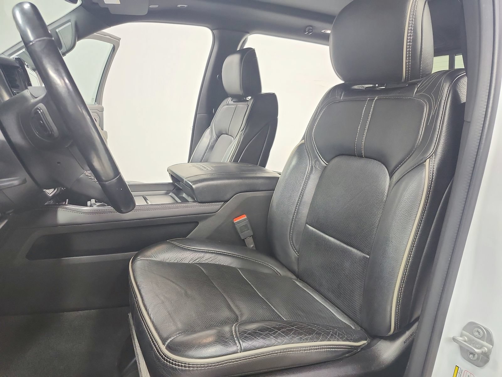 Used 2023 RAM 1500 Limited w/ Body Color Bumper Group AWD/4WD image 19