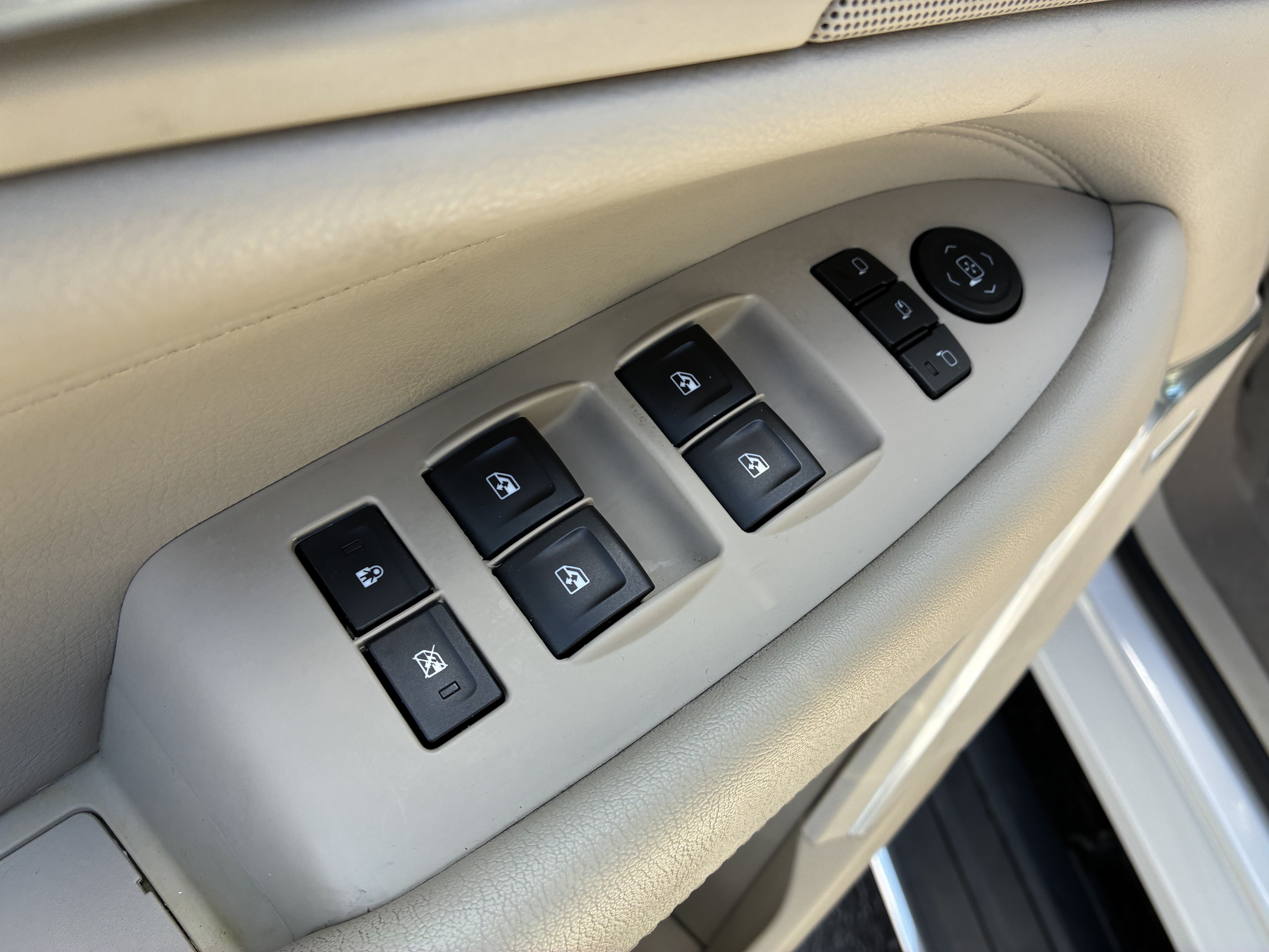 Used 2019 Cadillac Escalade ESV Premium Luxury AWD/4WD image 27