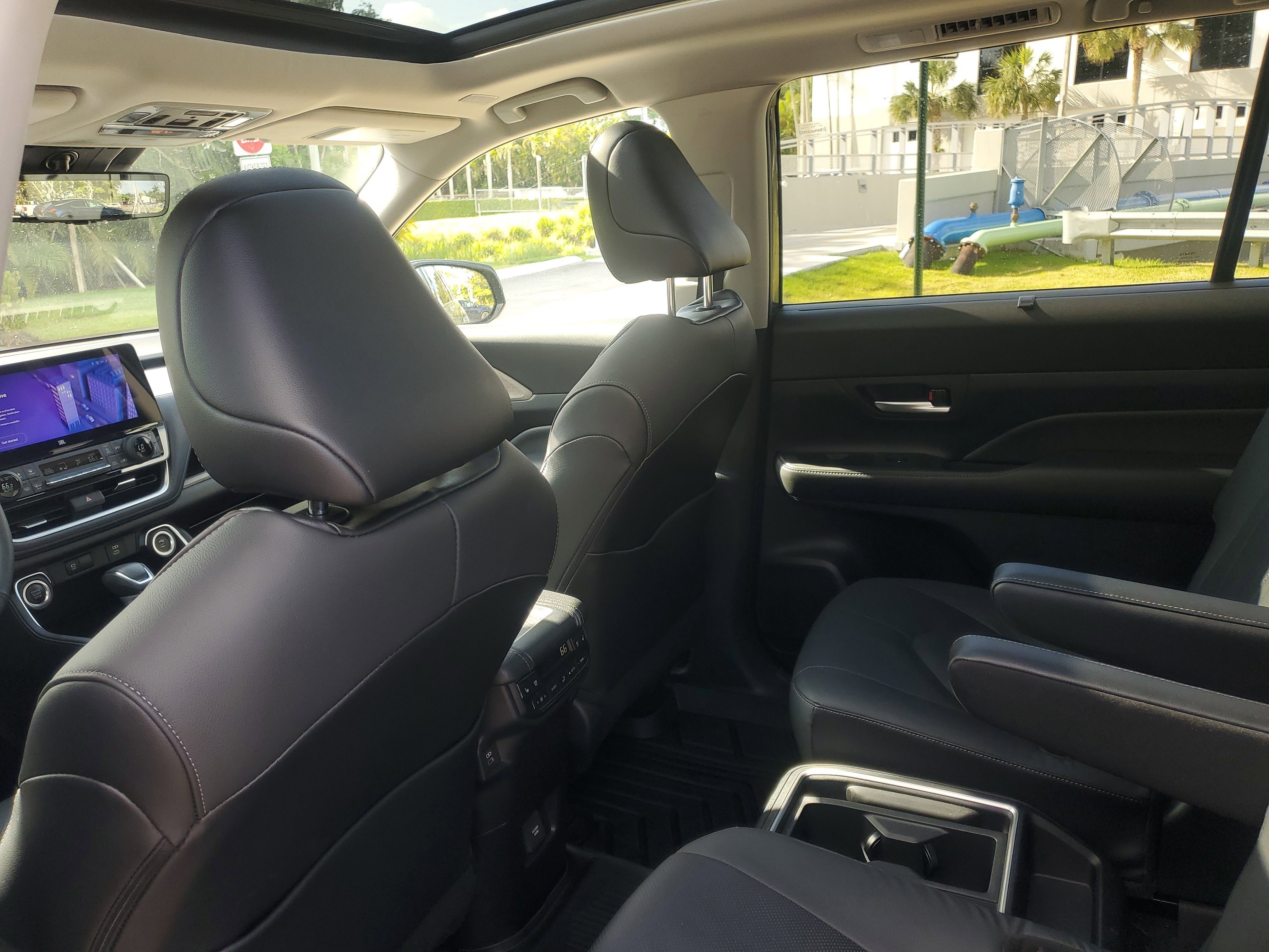 Used 2024 Toyota Grand Highlander AWD image 12