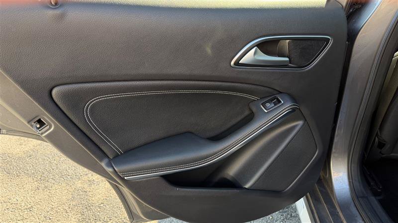 Used 2015 Mercedes-Benz GLA 250 4MATIC image 42