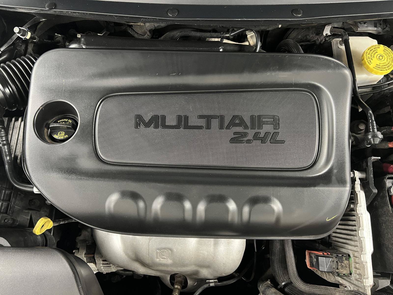 Used 2019 Jeep Cherokee Latitude Plus FWD image 41