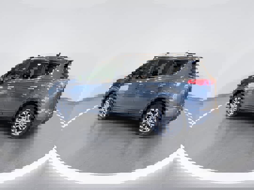 Used 2016 Toyota RAV4 Limited w/ Advanced Technology Package image 6