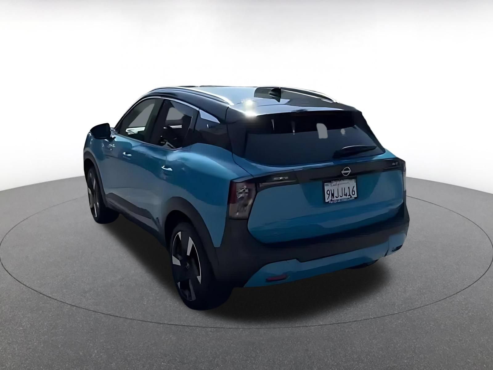 Used 2026 Nissan Kicks SR FWD image 4
