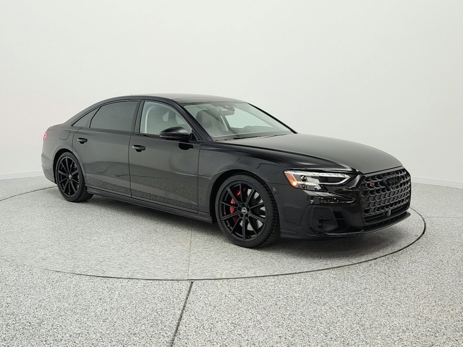 Used 2022 Audi S8 image 3