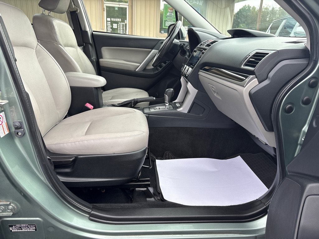 Used 2018 Subaru Forester 2.5i Limited AWD/4WD image 12