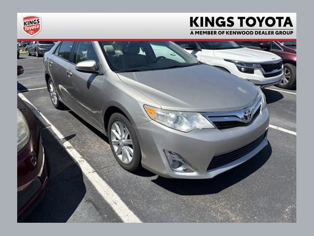 Used 2014 Toyota Camry XLE FWD image 1
