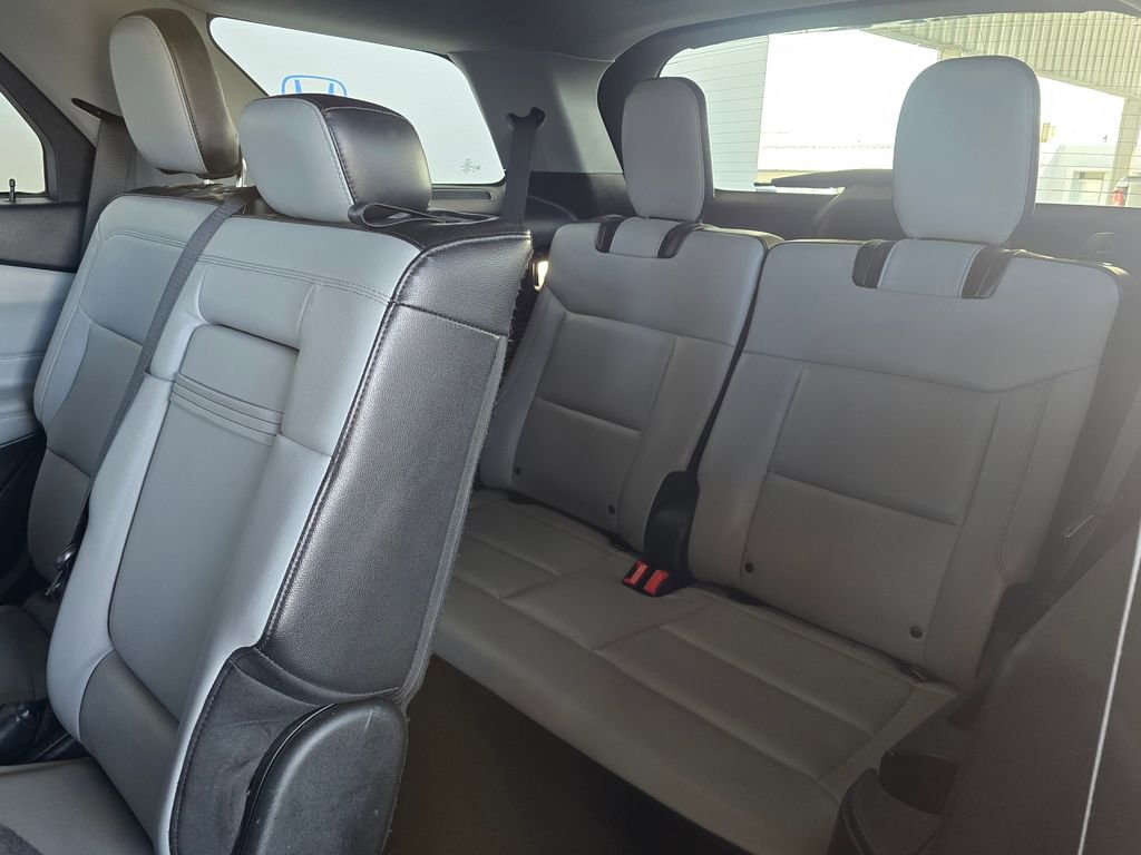 Used 2021 Ford Explorer XLT image 19