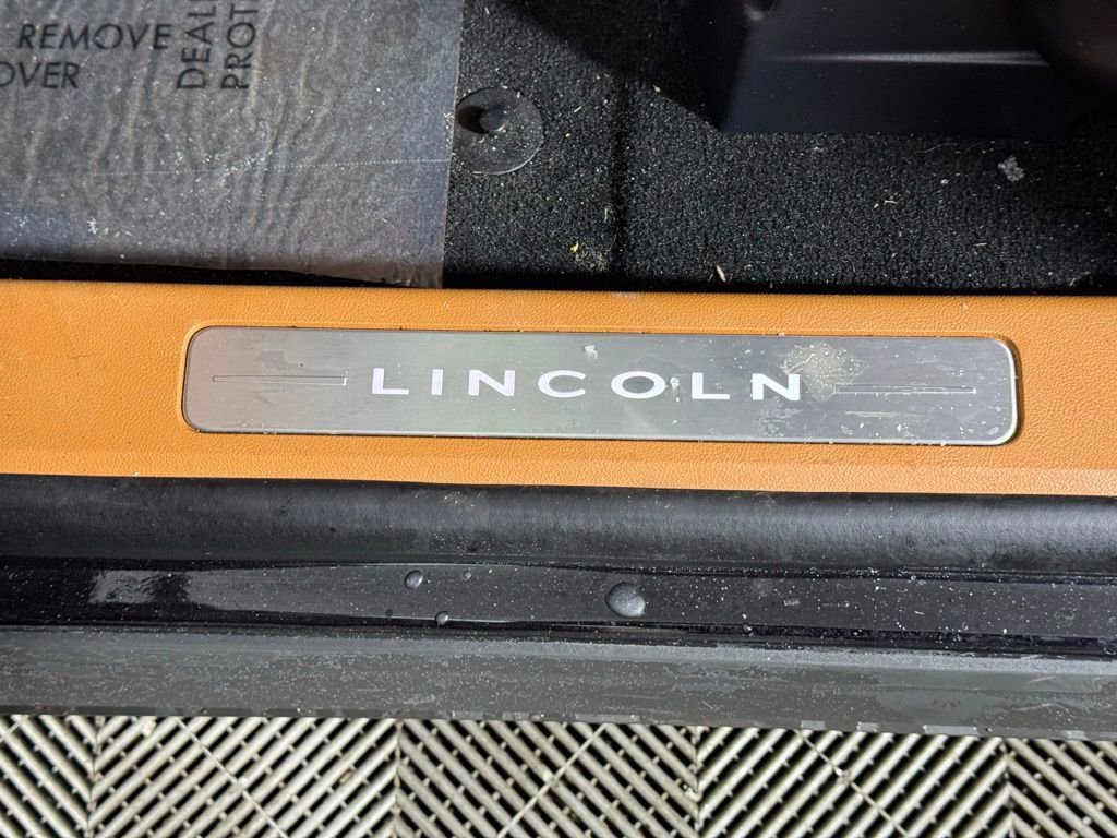 Certified 2025 Lincoln Aviator Black Label w/ Jet Appearance Package image 19