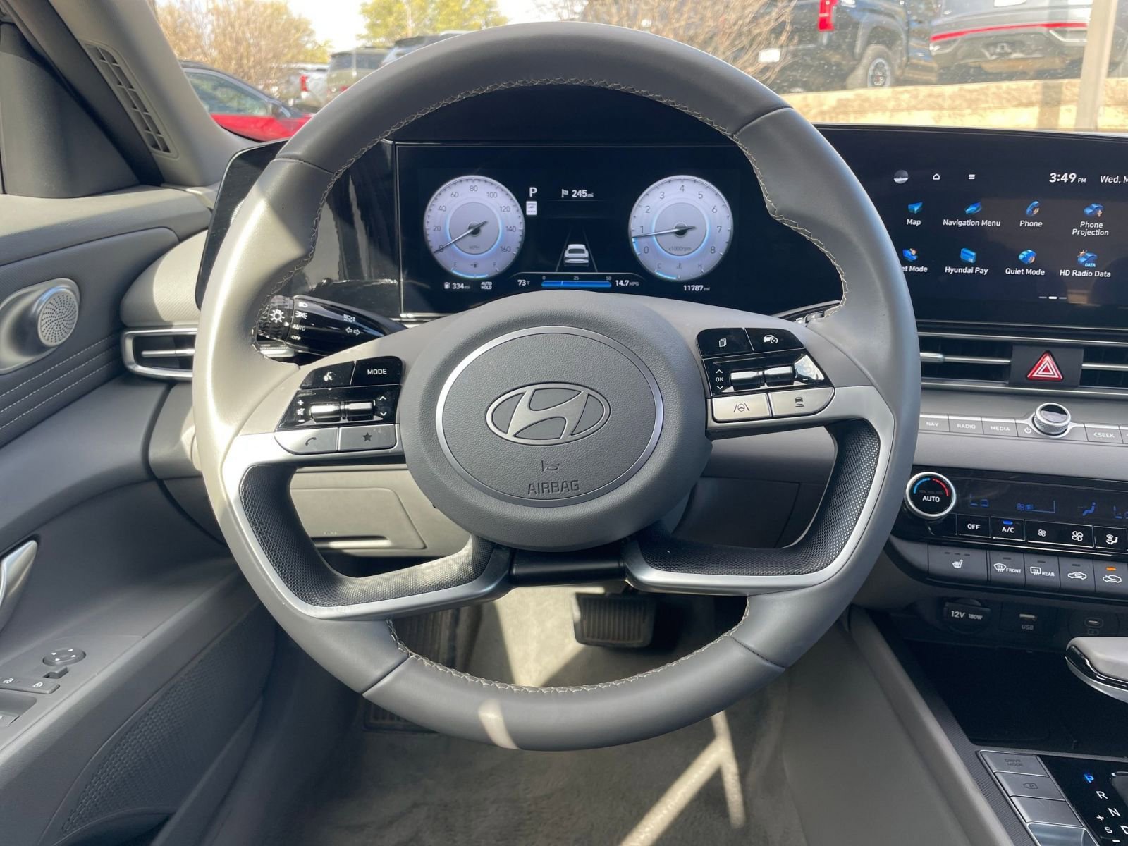 Used 2025 Hyundai Elantra SEL image 31