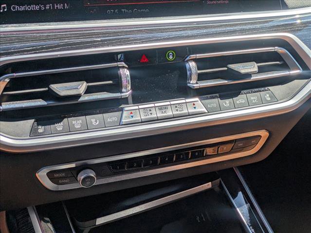 Used 2022 BMW X7 M50i image 15