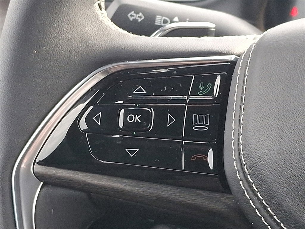 Used 2024 Jeep Grand Cherokee Overland image 21