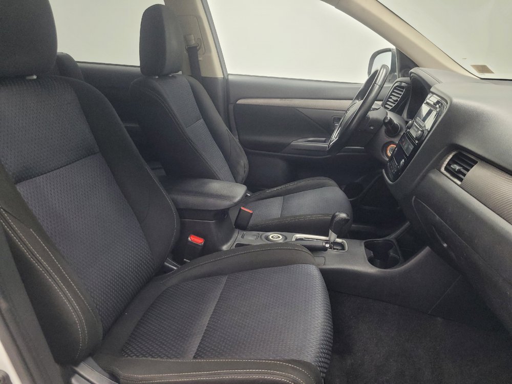 Used 2016 Mitsubishi Outlander SE AWD/4WD image 21
