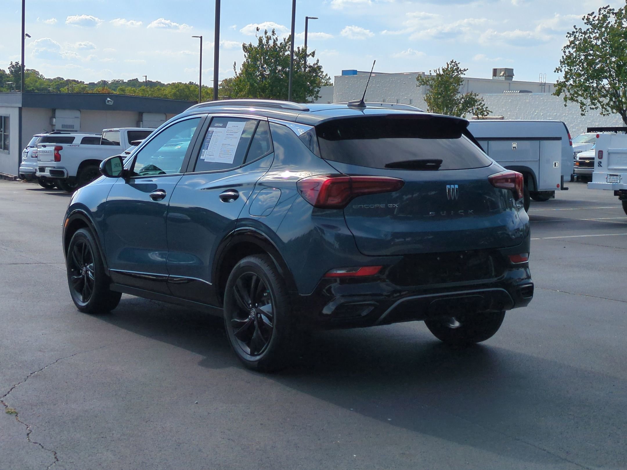 Certified 2024 Buick Encore GX Sport Touring w/ LPO, Trailering Package FWD image 8