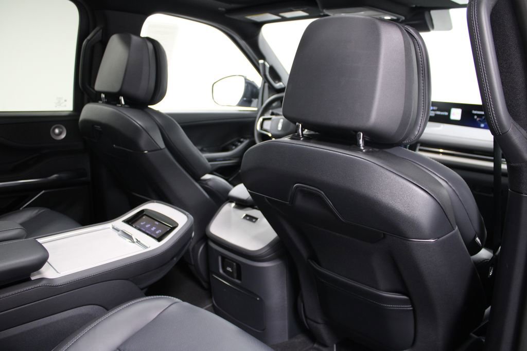 New 2025 Lincoln Navigator Reserve w/ Jet Appearance Package image 38