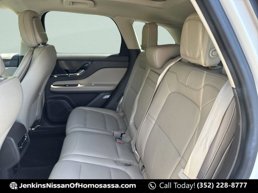 Used 2020 Lincoln Corsair FWD w/ Premium Package image 30