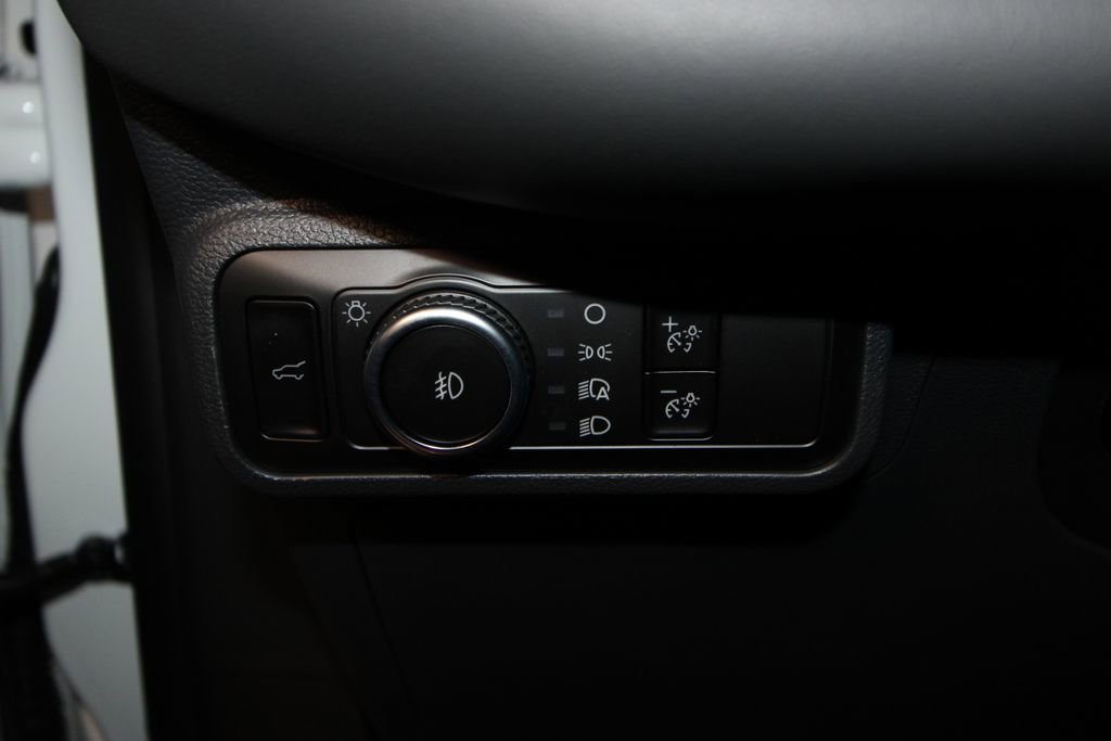 Used 2025 Ford Explorer Active w/ Active Comfort Package image 9