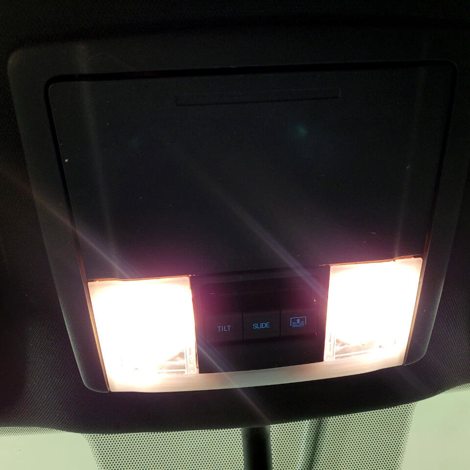 Used 2018 Ford Explorer XLT w/ Equipment Group 202A image 26