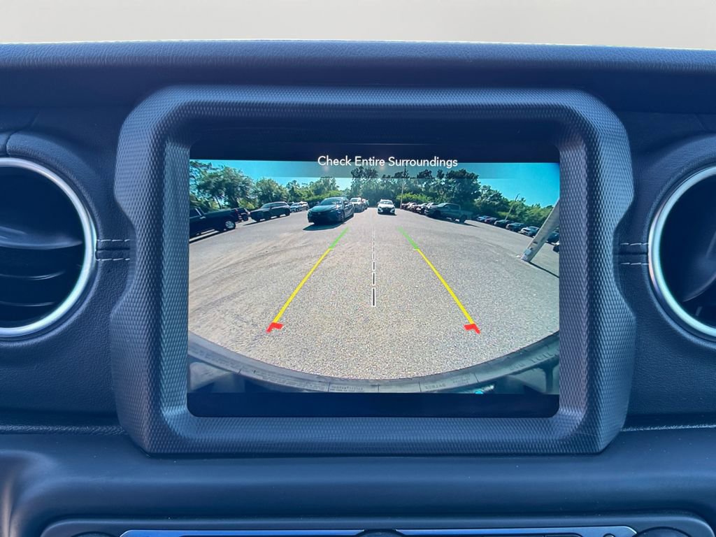 Used 2023 Jeep Wrangler Unlimited Sahara w/ Cold Weather Group AWD/4WD image 26