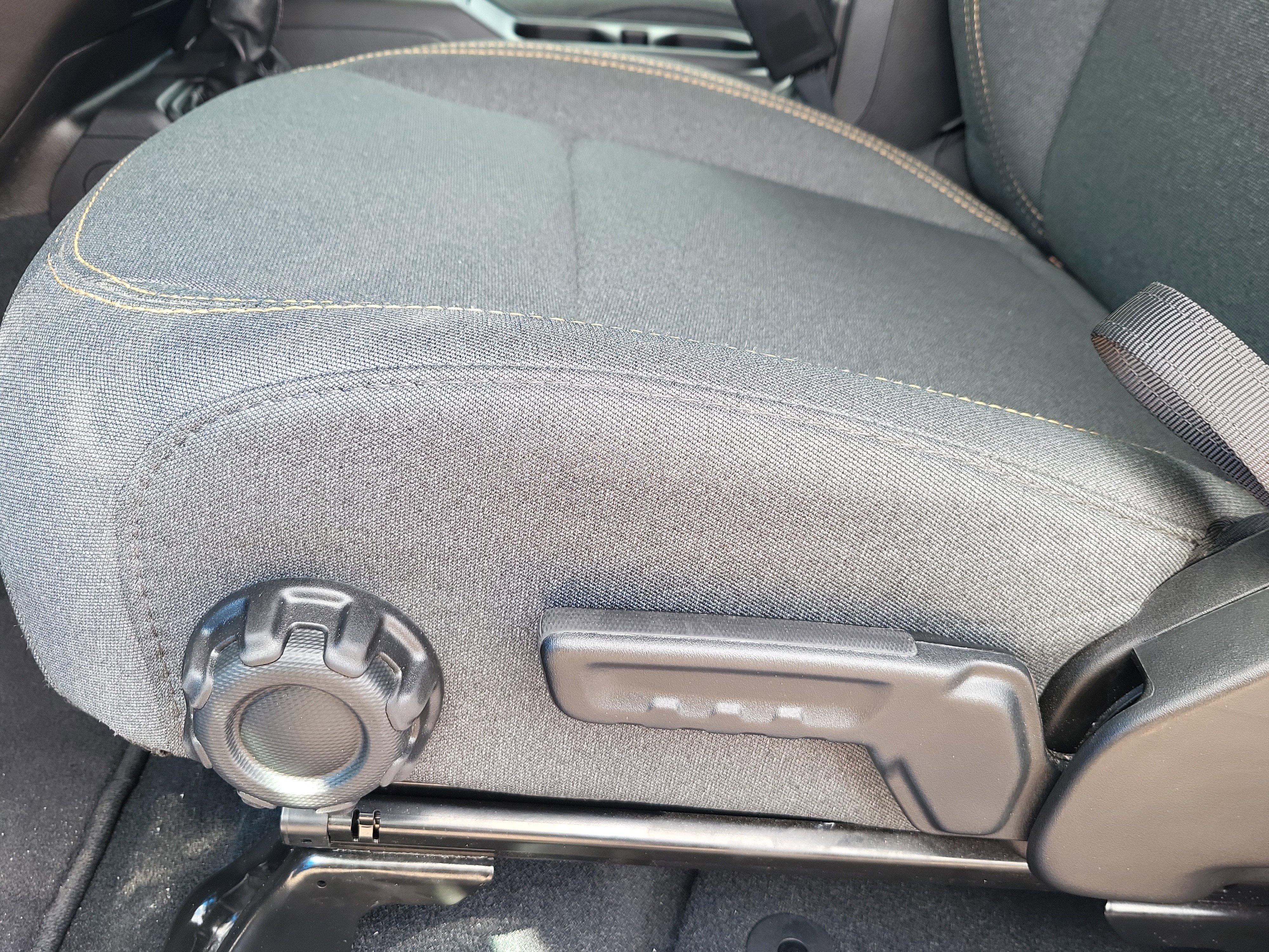 Used 2024 Jeep Gladiator Sport image 8