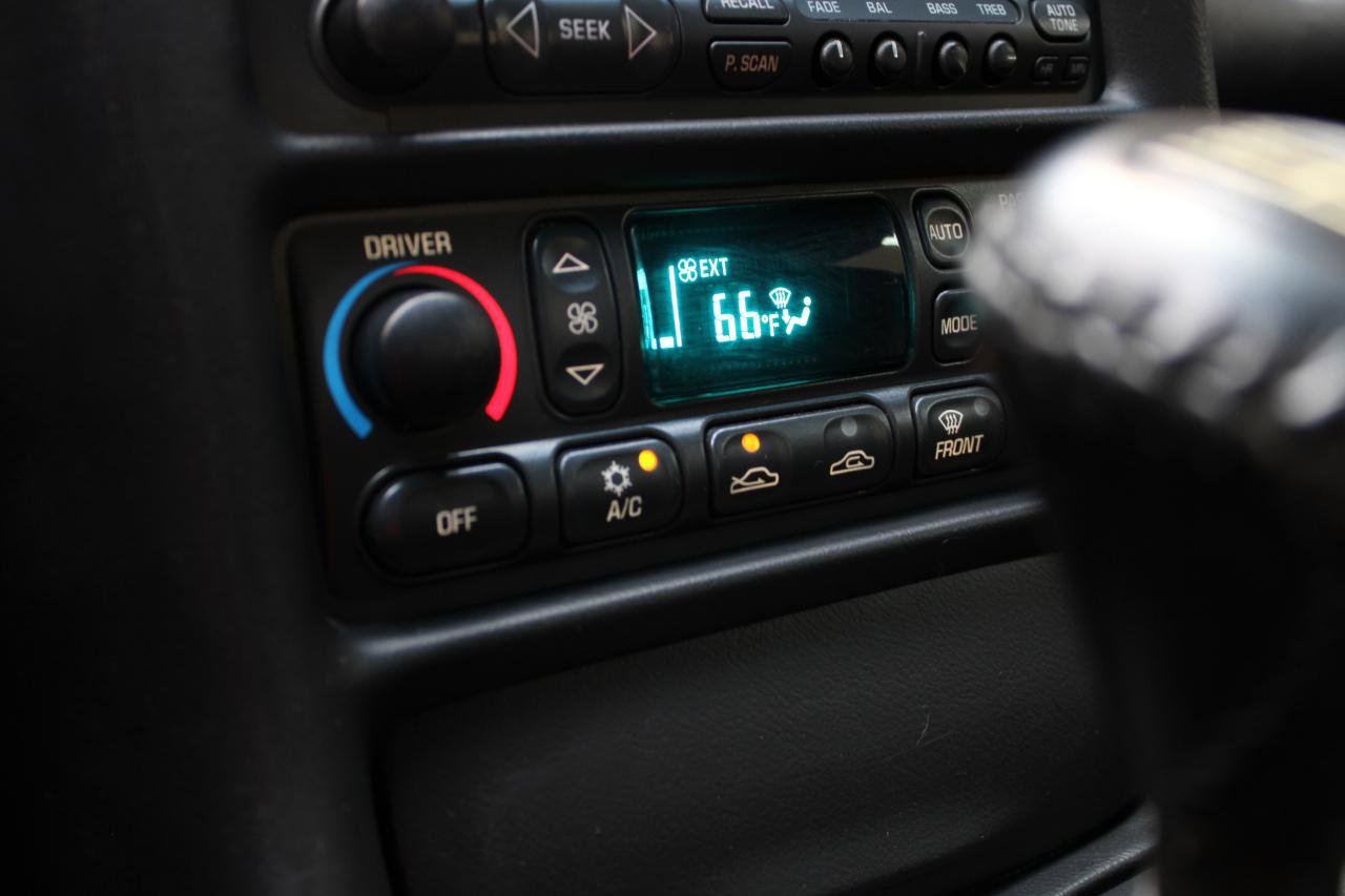 Used 2003 Chevrolet Corvette Z06 w/ Memory Package, 3 Drivers image 12