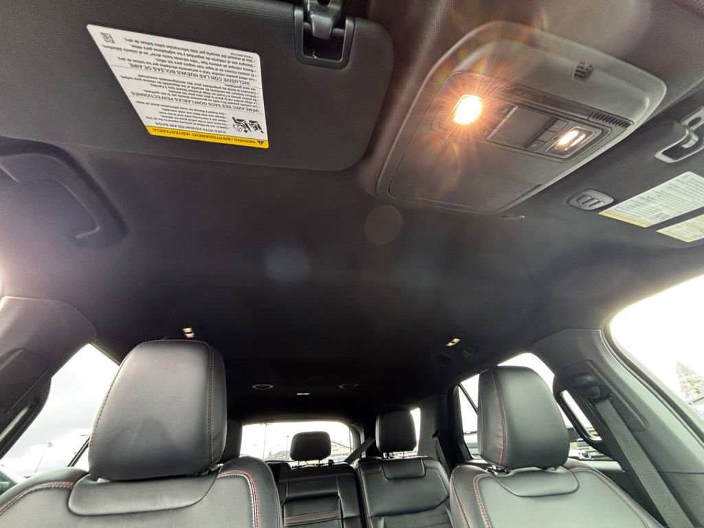 Used 2025 Ford Explorer ST-Line w/ ST-Line Street Pack AWD/4WD image 28