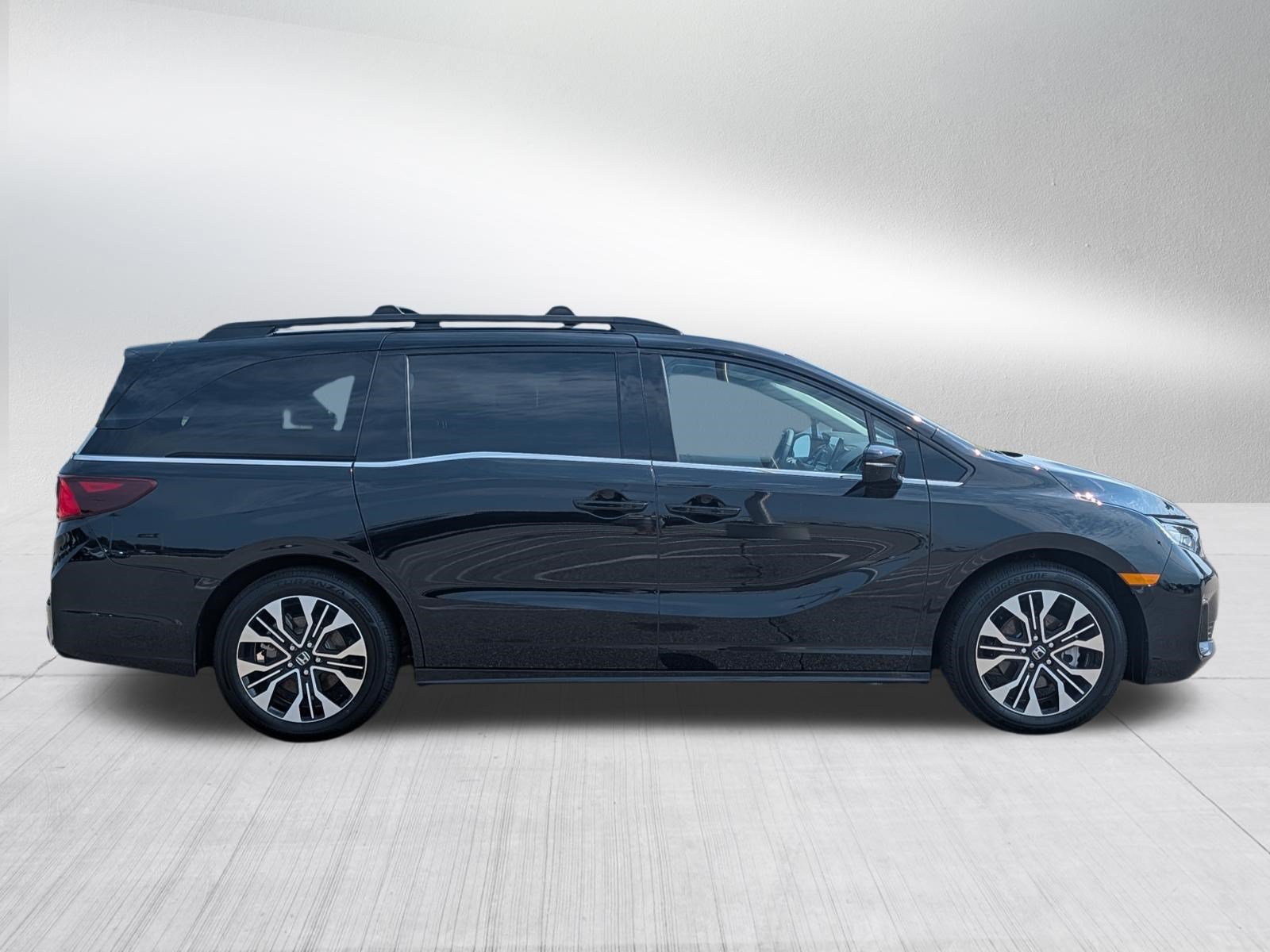 Used 2026 Honda Odyssey Elite image 8