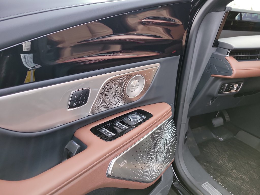 New 2026 Lincoln Nautilus Reserve AWD/4WD image 19