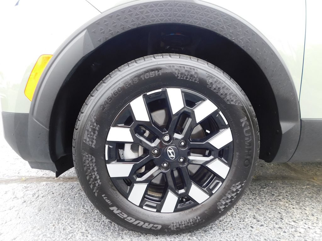 Used 2025 Hyundai Santa Cruz SE FWD image 12
