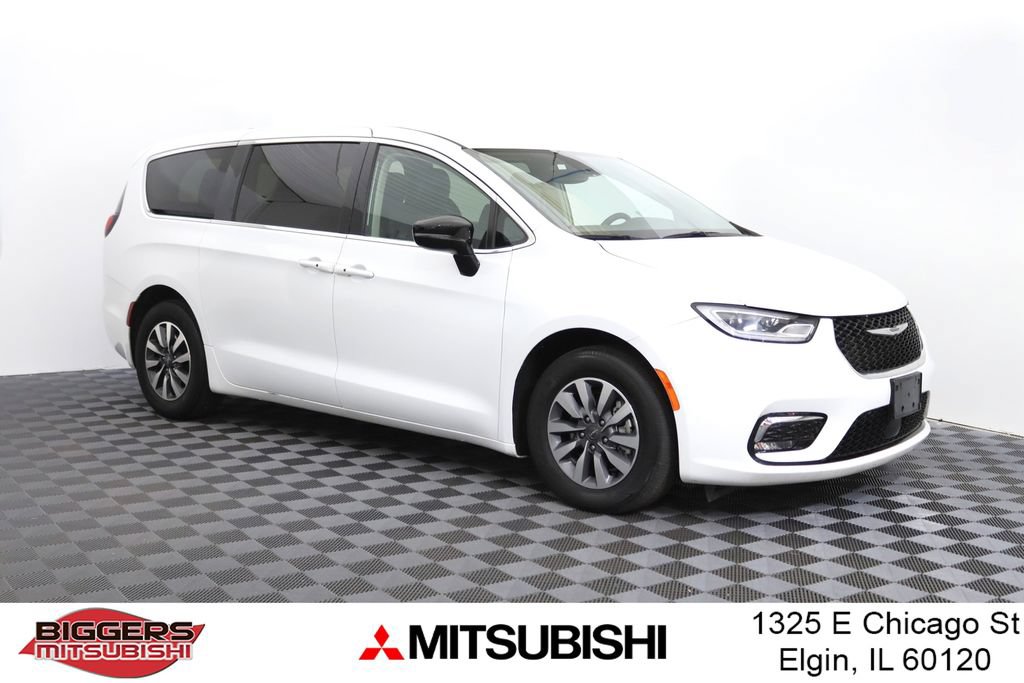 Used 2024 Chrysler Pacifica Limited