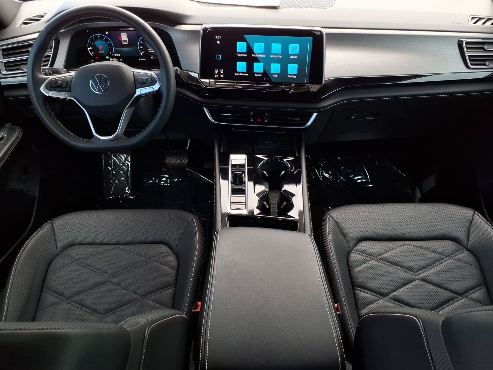 Certified 2024 Volkswagen Atlas Cross Sport SE w/ Panoramic Sunroof Package FWD image 22