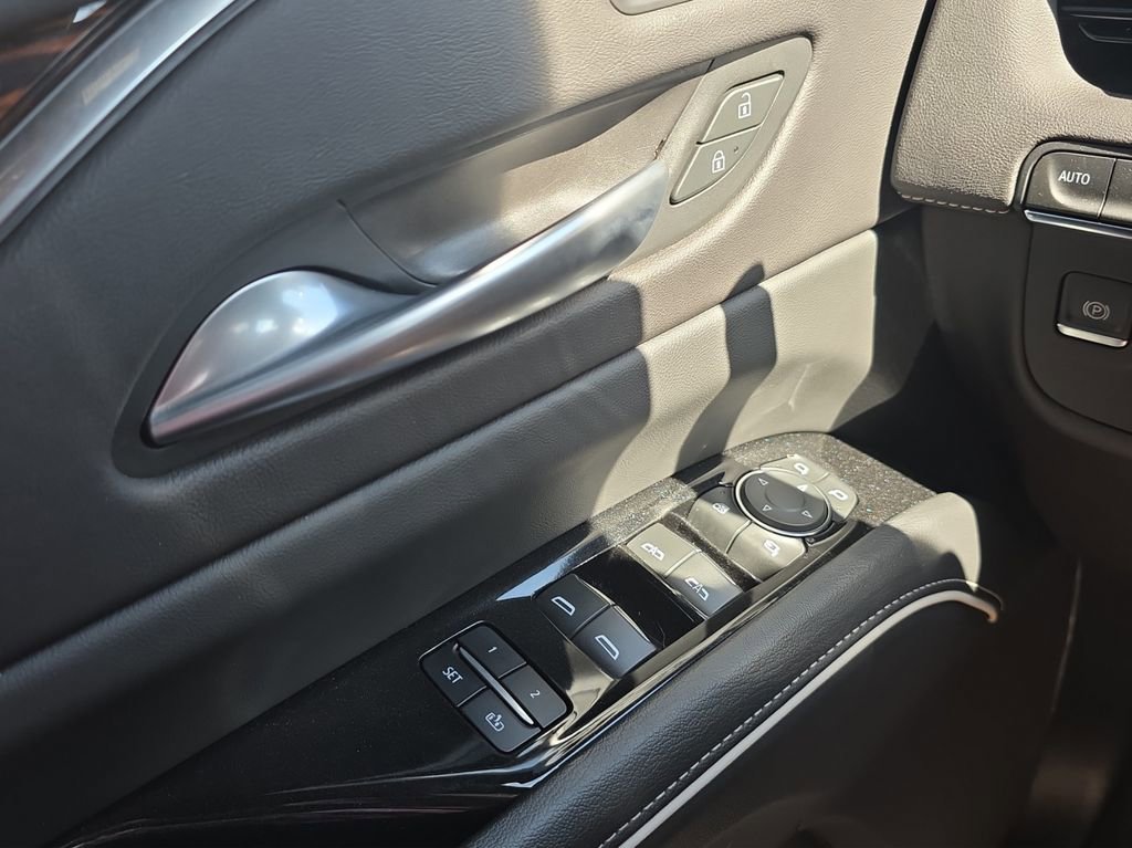 Used 2023 Cadillac Escalade Premium Luxury image 11